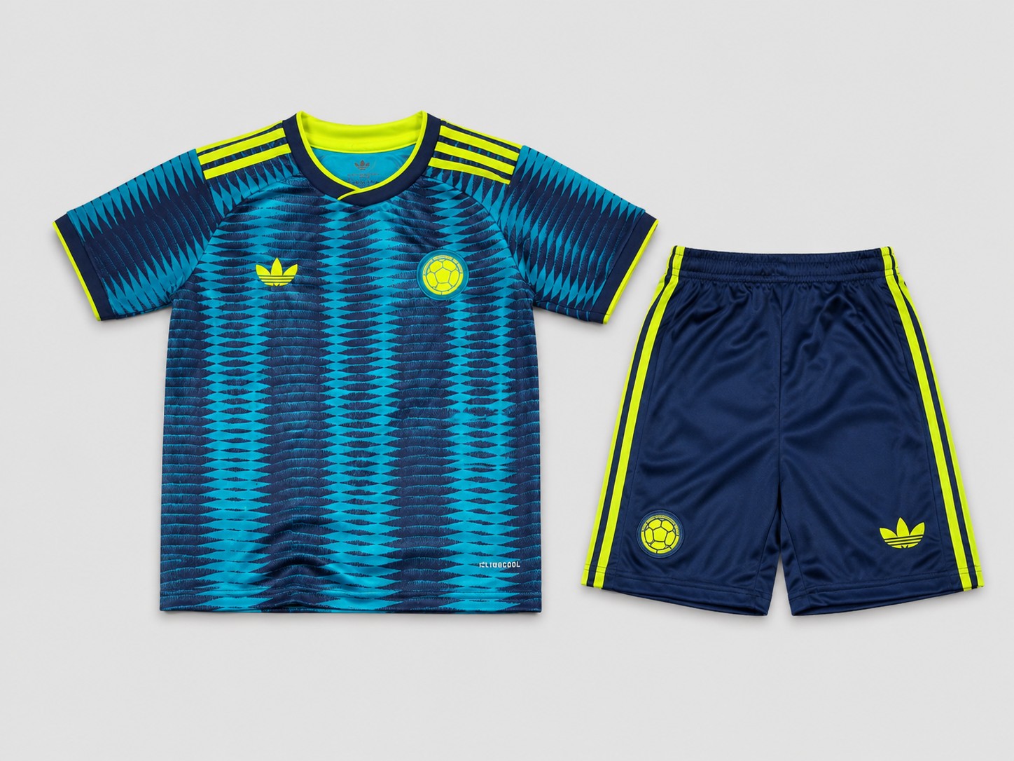Colombia Away replica kit, shirt, shorts and socks