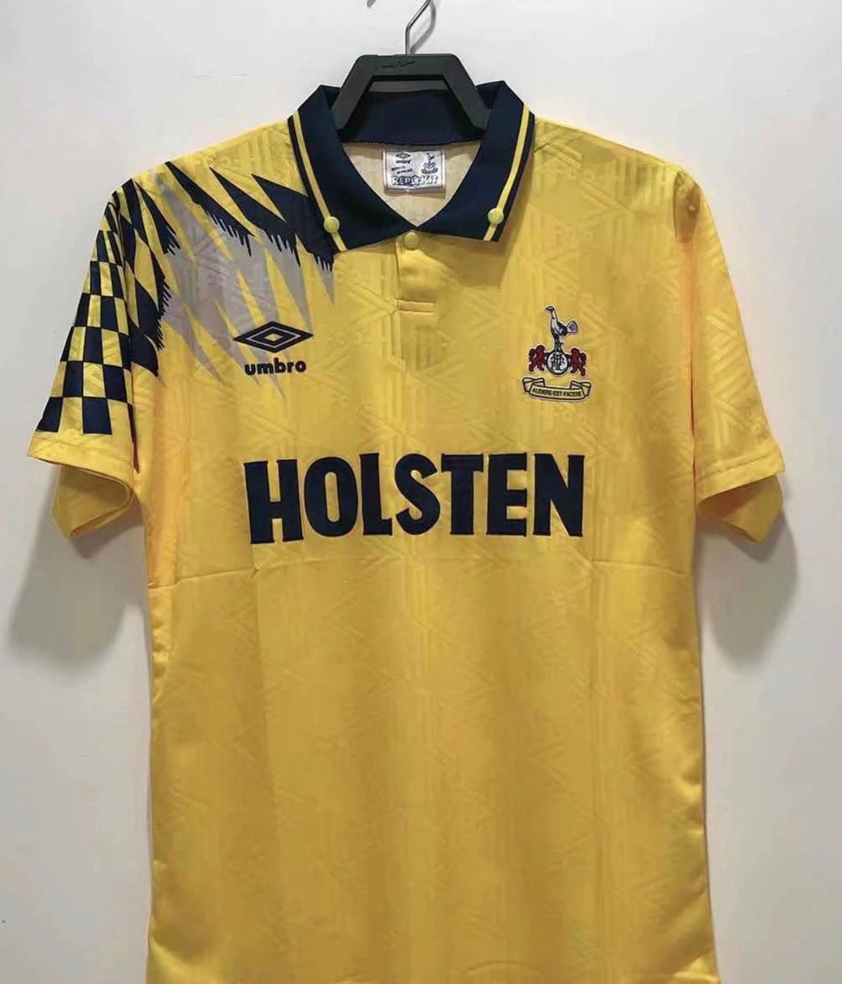 Tottenham Holsten Keeper football shirt